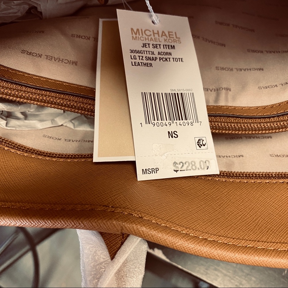 Michael Kors Jet Set Snap Pocket Tote - Acorn - Picture 8 of 8